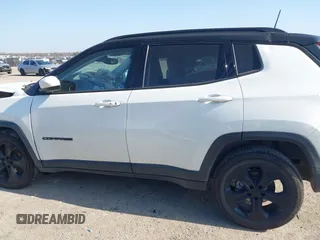 2019 Jeep Compass Altitude z VIN 3C4NJCBB2KT832402, wystawiony jako IAAI lot #41054965 z przebiegiem 84 804 mil mil oraz . Historia ofert i sprzedaży dostępna na DreamBid. Obrazek 14.