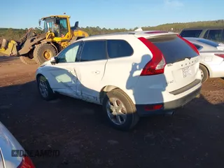 2013 Volvo XC60 3.2L z VIN YV4952DLXD2385728, wystawiony jako IAAI lot #41157089 z przebiegiem 146 146 mil mil oraz . Historia ofert i sprzedaży dostępna na DreamBid. Obrazek 3.