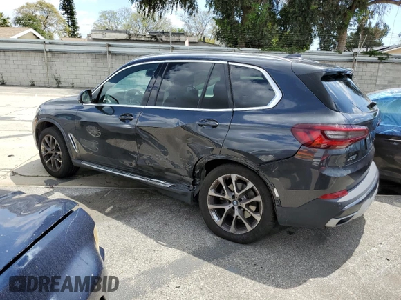 2022 BMW X5 xDrive40i with VIN 5UXCR6C02N9N18226, listed as a Copart auction lot 50031523 with 13,907 mi miles. Bid and sale history available at carsss.com. Image 2.