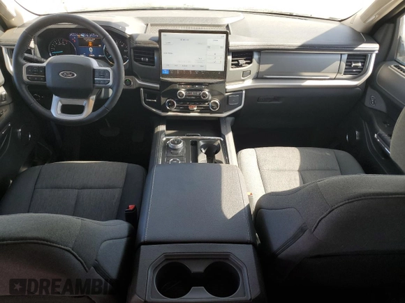2024 Ford Expedition Max XLT with VIN 1FMJK1J82REA54260, listed as a Copart auction lot 46817225 with 1,540 mi miles and Clean Title. Bid and sale history available at DreamBid. Image 8.