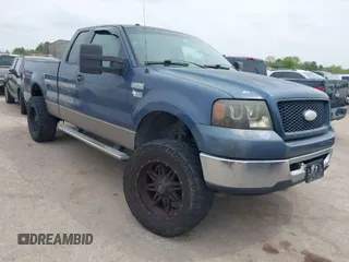 2006 Ford F-150 STX with VIN 1FTRX12W46NA47036, listed as a IAAI auction lot 41886208 with 272,391 mi miles. Bid and sale history available at carsss.com. Image 1.