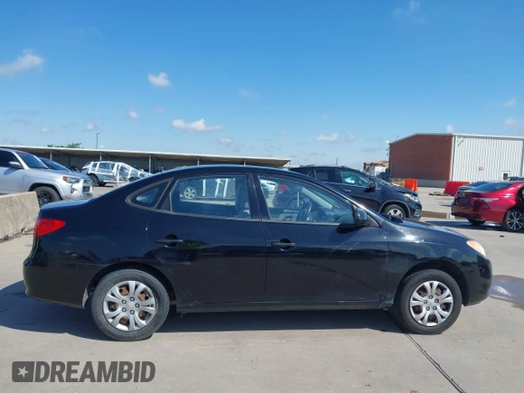 2010 Hyundai Elantra GLS z VIN KMHDU4AD1AU170856, wystawiony jako IAAI lot #42349714 z przebiegiem 160 598 mil mil oraz . Historia ofert i sprzedaży dostępna na DreamBid. Obrazek 14.