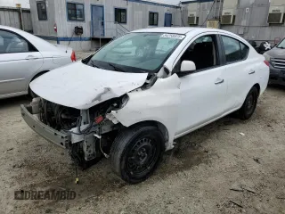 2012 Nissan Versa SV z VIN 3N1CN7APXCL923048, wystawiony jako Copart lot #54258825 z przebiegiem Nie podano mil oraz Czysty tytuł • Clean title. Historia ofert i sprzedaży dostępna na DreamBid. Obrazek 1.