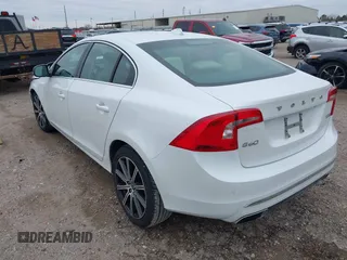 2017 Volvo S60 Inscription with VIN LYV402HK1HB128099, listed as a IAAI auction lot 41331325 with 77,789 mi miles. Bid and sale history available at carsss.com. Image 3.