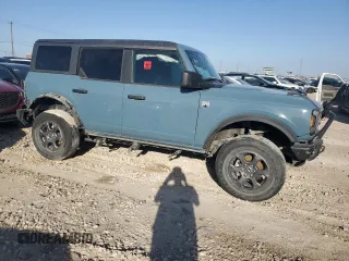 2022 Ford Bronco with VIN 1FMEE5BP5NLB10929, listed as a Copart auction lot 48568495 with 85,192 mi miles and Salvage Title. Bid and sale history available at DreamBid. Image 4.
