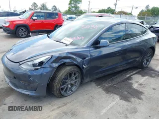 2022 Tesla Model 3 Long Range z VIN 5YJ3E1EB4NF175634, wystawiony jako IAAI lot #42021674 z przebiegiem 39 475 mil mil oraz . Historia ofert i sprzedaży dostępna na DreamBid. Obrazek 6.