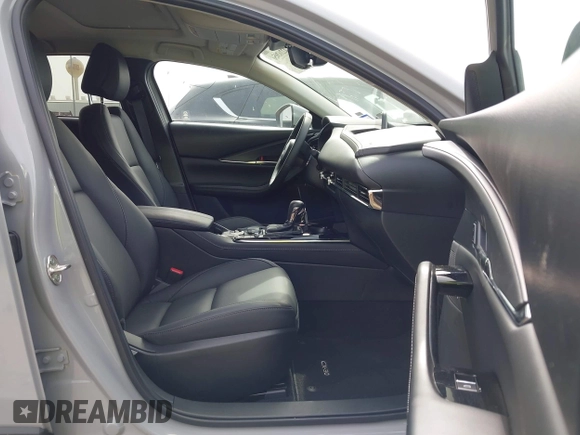 2025 Mazda CX-30 S Preferred with VIN 3MVDMBCM7SM801412, listed as a IAAI auction lot 42262056 with 4,456 mi miles and . Bid and sale history available at DreamBid. Image 5.