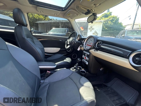 2007 MINI Hardtop S with VIN WMWMF73527TL89620, listed as a Copart auction lot 52344035 with 105,600 mi miles and Clean Title. Bid and sale history available at DreamBid. Image 5.