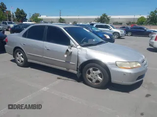 1999 Honda Accord EX z VIN 1HGCG5654XA118924, wystawiony jako IAAI lot #42217641 z przebiegiem 324 213 mil mil oraz . Historia ofert i sprzedaży dostępna na DreamBid. Obrazek 1.
