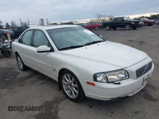 2003 Volvo S80 with VIN YV1TS91Z431307057, listed as a IAAI auction lot 41630076 with 216,925 mi miles. Bid and sale history available at carsss.com. Image 1.