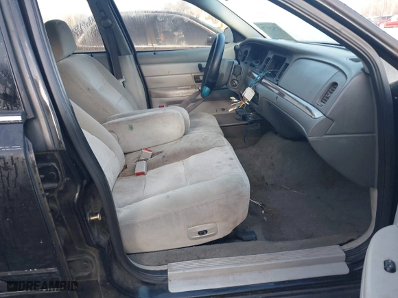 2005 Ford Crown Victoria LX with VIN 2FAFP74W45X127975, listed as a IAAI auction lot 41521670 with 289,438 mi miles. Bid and sale history available at carsss.com. Image 5.