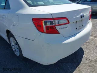 2014 Toyota Camry Hybrid LE with VIN 4T1BD1FK5EU135465, listed as a IAAI auction lot 41713264 with 158,750 mi miles. Bid and sale history available at carsss.com. Image 19.