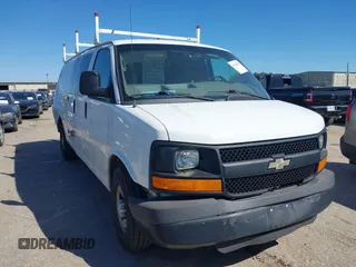 2015 Chevrolet Express Cargo z VIN 1GCZGUCG5F1144729, wystawiony jako IAAI lot #41740332 z przebiegiem 230 091 mil mil oraz . Historia ofert i sprzedaży dostępna na DreamBid. Obrazek 1.