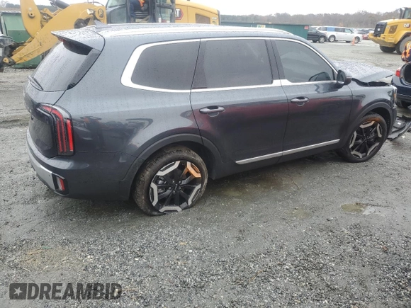 2024 Kia Telluride EX with VIN 5XYP34GCXRG469228, listed as a Copart auction lot 81330844 with 15,442 mi miles and Salvage Title. Bid and sale history available at DreamBid. Image 3.