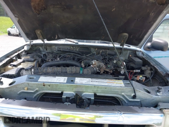 1998 Ford Ranger XL z VIN 1FTYR14U0WPB44479, wystawiony jako IAAI lot #42534265 z przebiegiem Nie podano mil oraz . Historia ofert i sprzedaży dostępna na DreamBid. Obrazek 10.