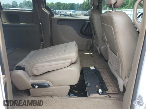 2016 Chrysler Town & Country Touring with VIN 2C4RC1BG8GR260127, listed as a Copart auction lot 60160004 with 211,161 mi miles and Salvage Title. Bid and sale history available at DreamBid. Image 11.