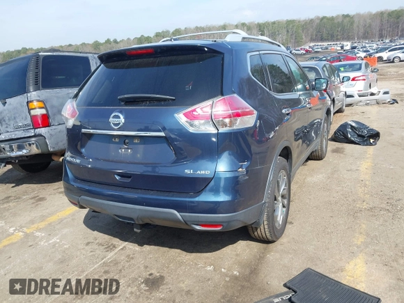 2015 Nissan Rogue SV with VIN 5N1AT2MV2FC795908, listed as a IAAI auction lot 41804631 with 136,453 mi miles. Bid and sale history available at carsss.com. Image 4.