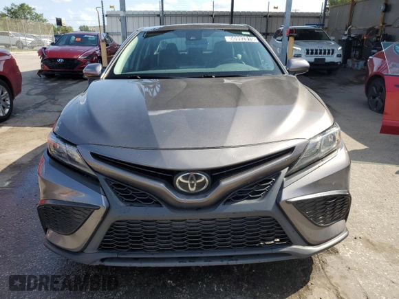 2021 Toyota Camry SE Nightshade with VIN 4T1G11AKXMU530312, listed as a Copart auction lot 50992915 with 295,435 mi miles and Clean Title. Bid and sale history available at carsss.com. Image 5.