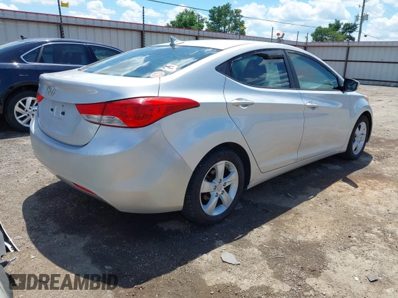 2011 Hyundai Elantra GLS z VIN KMHDH4AE1BU145406, wystawiony jako IAAI lot #42373667 z przebiegiem 121 940 mil mil oraz . Historia ofert i sprzedaży dostępna na DreamBid. Obrazek 4.