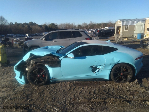 2016 Jaguar F-TYPE R with VIN SAJWJ6DL2GMK24146, listed as a IAAI auction lot 41237675 with 91,365 mi miles. Bid and sale history available at carsss.com. Image 13.