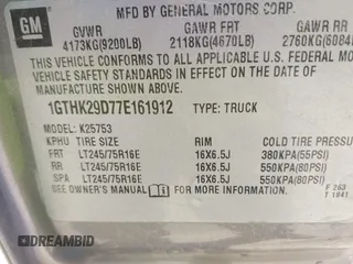 2007 GMC Sierra 2500HD SLE1 z VIN 1GTHK29D77E161912, wystawiony jako IAAI lot #42474576 z przebiegiem Nie podano mil oraz . Historia ofert i sprzedaży dostępna na DreamBid. Obrazek 9.