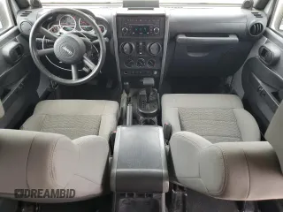2009 Jeep Wrangler Unlimited Rubicon with VIN 1J8GA69169L731787, listed as a Copart auction lot 44604125 with 180,861 mi miles and Salvage title. Bid and sale history available at DreamBid. Image 8.