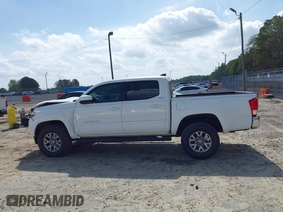 2017 Toyota Tacoma SR5 z VIN 3TMAZ5CN8HM045727, wystawiony jako IAAI lot #41962213 z przebiegiem 88 042 mil mil oraz . Historia ofert i sprzedaży dostępna na DreamBid. Obrazek 14.