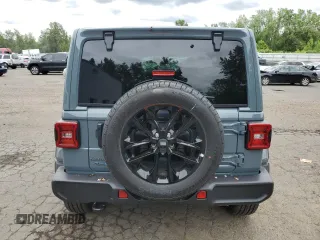 2025 Jeep Wrangler Sahara with VIN 1C4RJXP6XSW585466, listed as a Copart auction lot 62947775 with 1,538 mi miles and Clean title. Bid and sale history available at DreamBid. Image 6.