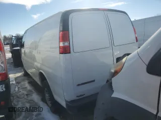 2022 Chevrolet Express Cargo z VIN 1GCWGAF72N1259915, wystawiony jako Copart lot #82166044 z przebiegiem Nie podano mil oraz Szkoda całkowita • Salvage title. Historia ofert i sprzedaży dostępna na DreamBid. Obrazek 2.