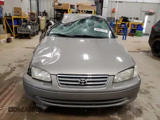 2000 Toyota Camry CE z VIN JT2BG22K8Y0445766, wystawiony jako Copart lot #55927725 z przebiegiem Nie podano mil oraz Czysty tytuł • Clean title. Historia ofert i sprzedaży dostępna na DreamBid. Obrazek 5.