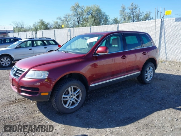 2004 Volkswagen Touareg z VIN WVGBC67L24D004600, wystawiony jako IAAI lot #42283582 z przebiegiem 192 135 mil mil oraz . Historia ofert i sprzedaży dostępna na DreamBid. Obrazek 2.