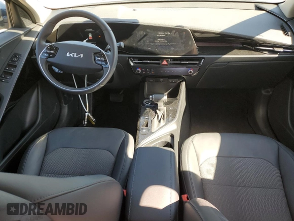 2024 Kia Niro EX Touring with VIN KNDCR3LE6R5163859, listed as a Copart auction lot 48325515 with 2,861 mi miles and Salvage Title. Bid and sale history available at carsss.com. Image 8.