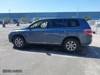 2013 Toyota Highlander with VIN 5TDBK3EH5DS186463, listed as a IAAI auction lot 41754744 with 251,850 mi miles. Bid and sale history available at carsss.com. Image 15.