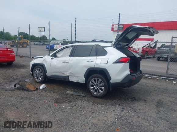2024 Toyota RAV4 XLE Premium z VIN 2T3C1RFV3RW311870, wystawiony jako IAAI lot #42066945 z przebiegiem 16 237 mil mil oraz . Historia ofert i sprzedaży dostępna na DreamBid. Obrazek 3.