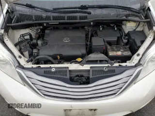 2016 Toyota Sienna XLE with VIN 5TDYK3DC8GS748036, listed as a Copart auction lot 60047235 with 147,203 mi miles and Salvage title. Bid and sale history available at DreamBid. Image 12.