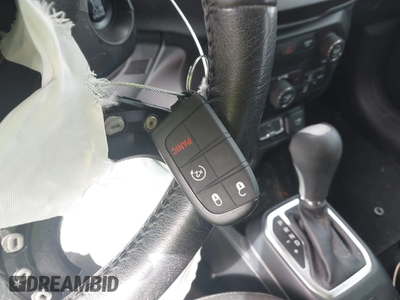 2020 Jeep Renegade Latitude with VIN ZACNJABB9LPL30884, listed as a IAAI auction lot 41690598 with 103,714 mi miles and . Bid and sale history available at DreamBid. Image 11.