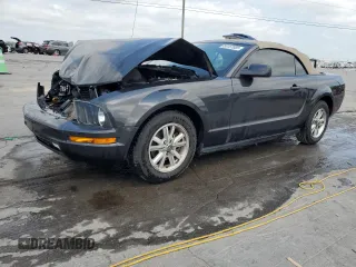 2008 Ford Mustang Deluxe with VIN 1ZVHT84N485132379, listed as a Copart auction lot 55157085 with 102,490 mi miles and Salvage title. Bid and sale history available at DreamBid. Image 1.