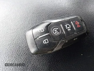 2017 Ford Explorer XLT z VIN 1FM5K7D84HGD53414, wystawiony jako IAAI lot #42083416 z przebiegiem 97 279 mil mil oraz . Historia ofert i sprzedaży dostępna na DreamBid. Obrazek 11.