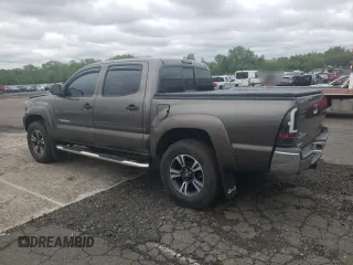 2013 Toyota Tacoma z VIN 3TMLU4EN4DM124465, wystawiony jako Copart lot #58167135 z przebiegiem 116 098 mil mil oraz Szkoda całkowita • Salvage title. Historia ofert i sprzedaży dostępna na DreamBid. Obrazek 2.