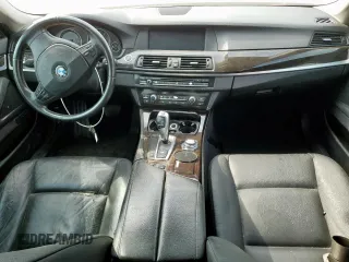 2011 BMW 5 Series 535i z VIN WBAFR7C58BC807154, wystawiony jako Copart lot #56888895 z przebiegiem Nie podano mil oraz Szkoda całkowita • Salvage title. Historia ofert i sprzedaży dostępna na DreamBid. Obrazek 8.