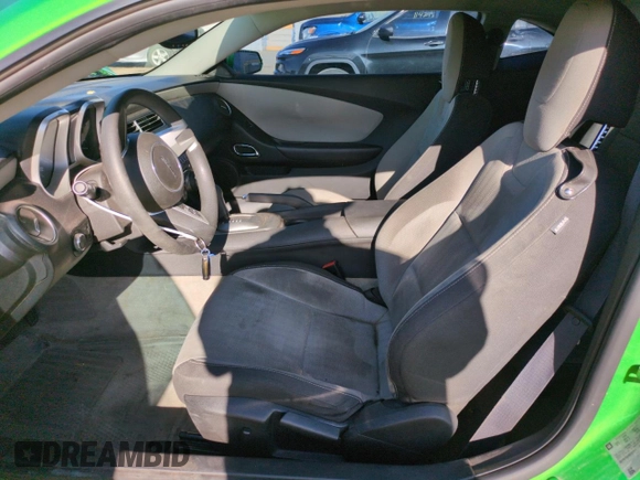 2011 Chevrolet Camaro 2LS z VIN 2G1FA1ED3B9131661, wystawiony jako Copart lot #54277835 z przebiegiem 107 954 mil mil oraz Szkoda całkowita • Salvage title. Historia ofert i sprzedaży dostępna na DreamBid. Obrazek 7.