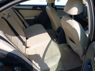 2013 Volkswagen Jetta SE z VIN 3VWDP7AJ5DM432371, wystawiony jako IAAI lot #42607003 z przebiegiem 172 077 mil mil oraz . Historia ofert i sprzedaży dostępna na DreamBid. Obrazek 8.