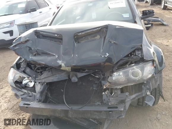 2008 Pontiac G8 z VIN 6G2ER577X8L132762, wystawiony jako IAAI lot #41510878 z przebiegiem 105 354 mil mil oraz . Historia ofert i sprzedaży dostępna na DreamBid. Obrazek 6.