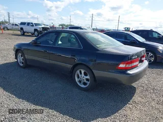 2001 Lexus ES 300 with VIN JT8BF28G010316809, listed as a IAAI auction lot 42175771 with 235,150 mi miles and . Bid and sale history available at carsss.com. Image 3.