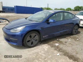 2022 Tesla Model 3 z VIN 5YJ3E1EA5NF285552, wystawiony jako Copart lot #59768095 z przebiegiem 113 387 mil mil oraz Czysty tytuł • Clean title. Historia ofert i sprzedaży dostępna na DreamBid. Obrazek 1.
