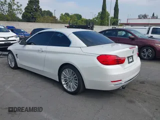 2015 BMW 4 Series 428i z VIN WBA3V7C56F5A24605, wystawiony jako IAAI lot #42506958 z przebiegiem 126 698 mil mil oraz . Historia ofert i sprzedaży dostępna na DreamBid. Obrazek 3.