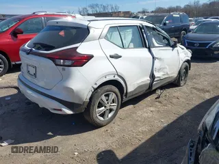 2022 Nissan Kicks S with VIN 3N1CP5BV0NL485865, listed as a IAAI auction lot 41639629 with 55,070 mi miles. Bid and sale history available at carsss.com. Image 4.