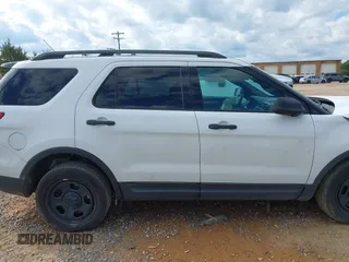 2013 Ford Police Interceptor Utility z VIN 1FM5K8AR2DGB78965, wystawiony jako IAAI lot #42188563 z przebiegiem 238 409 mil mil oraz . Historia ofert i sprzedaży dostępna na DreamBid. Obrazek 13.