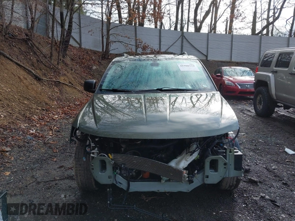 2018 Dodge Journey SE with VIN 3C4PDCABXJT496661, listed as a IAAI auction lot 41908124 with 82,257 mi miles. Bid and sale history available at carsss.com. Image 13.