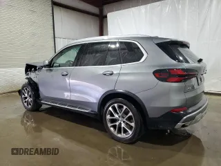 2024 BMW X5 xDrive40i z VIN 5UX23EU00R9U33915, wystawiony jako Copart lot #58737875 z przebiegiem Nie podano mil oraz Czysty tytuł • Clean title. Historia ofert i sprzedaży dostępna na DreamBid. Obrazek 2.